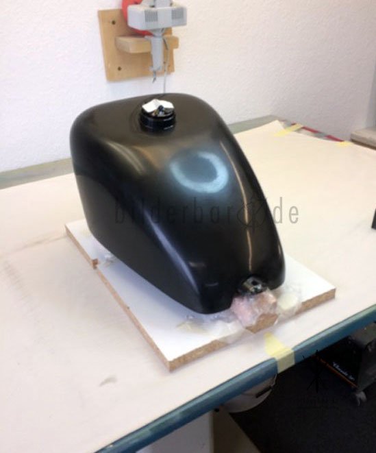 harley_tank_redflames-02