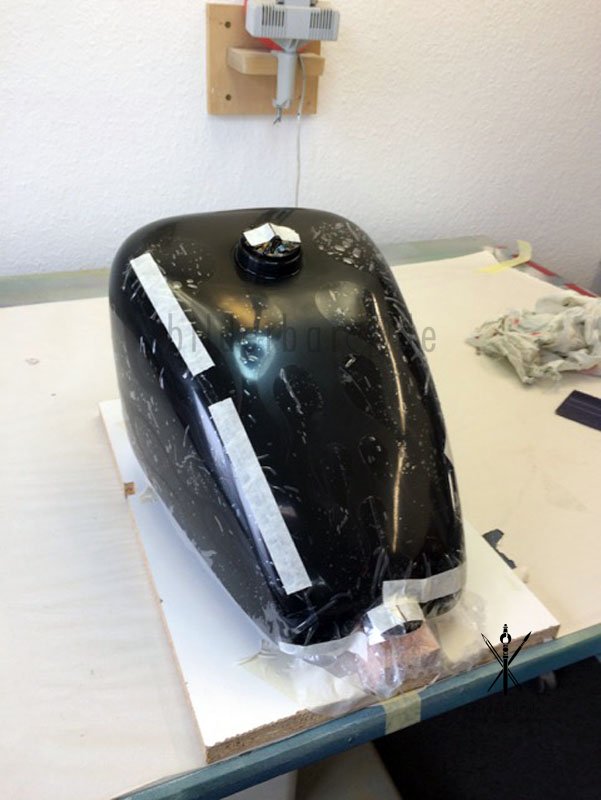 harley_tank_redflames-05