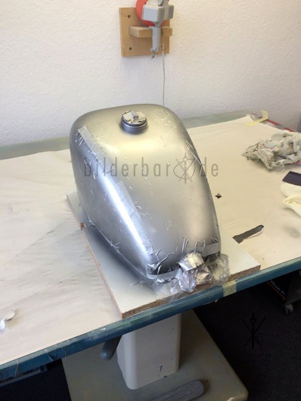 harley_tank_redflames-06